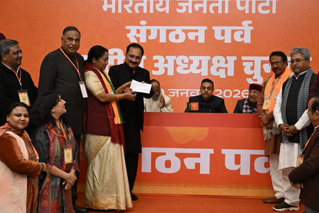 <div>Delhi BJP chief, CM Gupta submit proposal for Nitin Nabin’s election as National President</div>