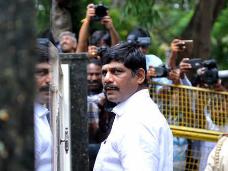 <div>Rahul Gandhi has to take view after considering developments across country: Shivakumar’s brother on CM’s post</div>