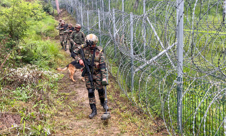 <div>Pakistani intruder shot dead by BSF along International Border in J&K’s Samba</div>