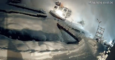 <div>Snow avalanche hits J&K’s Sonamarg; no loss of life</div>