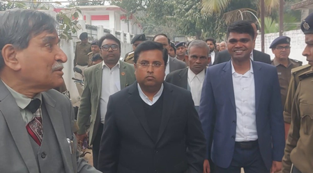 Bomb threats trigger statewide alert in Bihar courts, armed youth arrested in Patna (Ld)