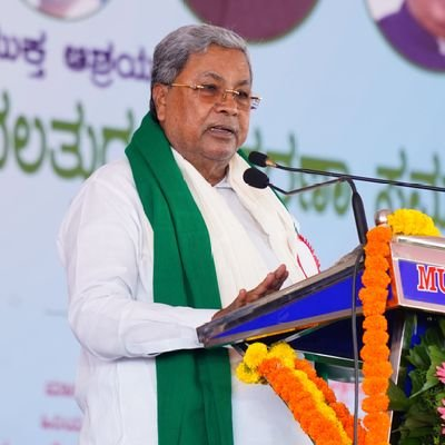 Karnataka govt asks employees to wear Khadi monthly