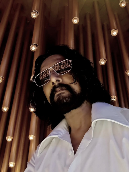 Kiccha Sudeep promises to keep working harder as he completes 3 decades in the industry