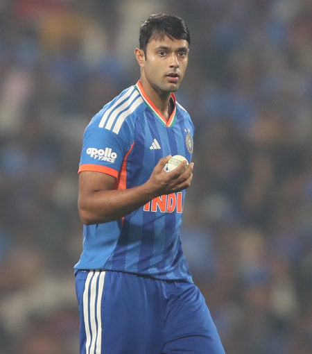 1st T20I: Abhishek, Rinku, Varun star as India beat New Zealand by 48 runs (ld)