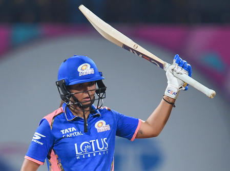 <div>‘Not easy to set field for her,’ says Saba Karim after Harmanpreet’s knock vs GG</div>