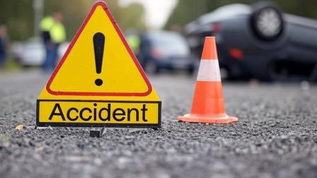 <div>Three killed after speeding truck hits car in Gujarat’s Botad</div>