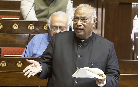 <div>Mallikarjun Kharge slams govt in Rajya Sabha, warns of farmers’ revolt over India-US trade deal</div>