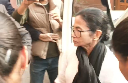 CM Mamata Banerjee reaches SC for Bengal SIR hearing