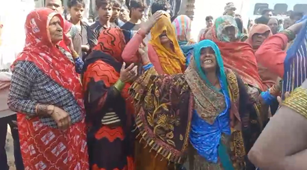 Mathura family tragedy: Five found dead, suicide suspected (Lead)