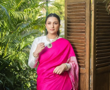 ‘Mamma’ Parineeti Chopra stuns in pink saree as she steps out for 2 hours
