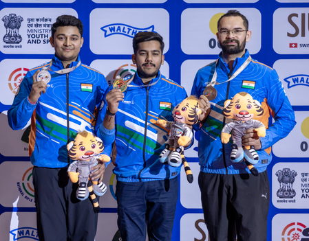 <div>Asian Rifle/Pistol C’ship: Aishwary leads Indian clean sweep in 50m Rifle 3 Positions</div>