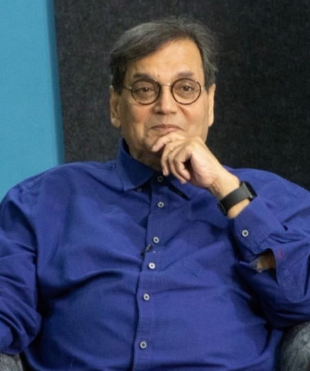<div>Subhash Ghai thrilled as Anand Bakshi’s son gifts father’s ‘chasme’: He’s written 2000 songs wearing them     </div>