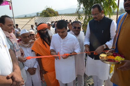<div>Dy CM Sanghavi attends temple renovation ceremony, honours martyred soldier’s kin in Gujarat’s Bhavnagar</div>