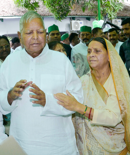 Lalu, Rabri plead innocence, opt to face trial in land-for-job case