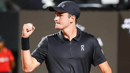 Rio Open: Fonseca earns first win of the season, Berrettini prevails in opener