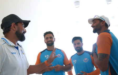 <div>‘Leave the 22 yards, just focus on stumps’: Shami’s valuable advice for J&K bowlers for Ranji Trophy final</div>