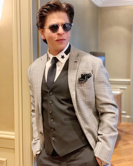 Shah Rukh Khan pays visit to Salim Khan to check on his health
