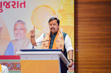<div>Gujarat: BJP chief Nitin Nabin slams Congress, calls it hub of ‘urban Naxalism’</div>