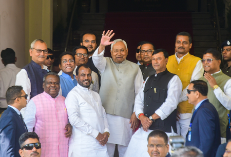 Withdrawal curbs fuel treasury crisis row in Bihar; RJD alleges bankruptcy, NDA rejects claims