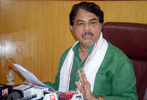 <div>‘Cong govt backing tanker mafia’, K’taka LoP slams cuts to welfare corporations</div>