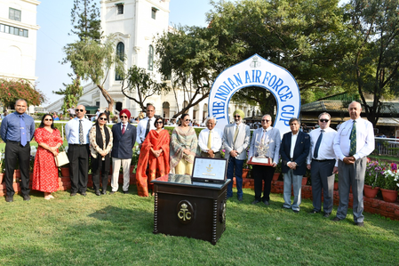 <div>IAF Cup and Eastern Air Command Cup races held in Kolkata in Air Chief’s presence</div>