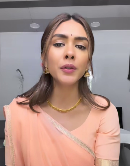 <div>Mrunal Thakur channels her inner singer, says ‘Grammy Loading’</div>