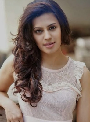 <div>ED files charge sheet against actress Ranya Rao & other accused, says involved in large scale gold smuggling, money laundering</div>