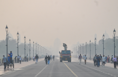 Delhi’s air quality remains poor, warm February days raise concerns