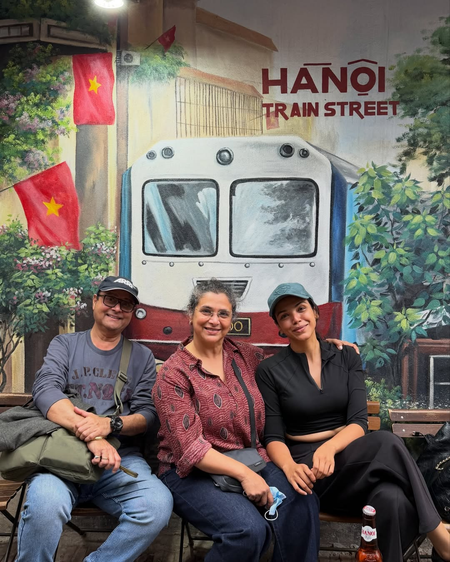 Shriya Pilgaonkar drops a glimpse into her parents 40th anniversary celebration in Vietnam