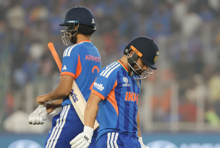 <div>T20 WC: Gavaskar questions India’s approach for ‘simply throwing bat at everything’ after 76-run thrashing by SA</div>