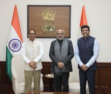 Vice President Radhakrishnan briefed on rural job, welfare schemes by Shivraj Singh Chouhan