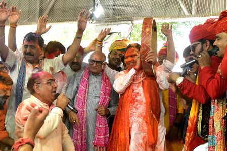 Rajasthan CM celebrates Holi with the public, extends greetings