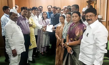 <div>NCP urges Maha CM Fadnavis to order swift probe into Ajit Pawar’s death</div>