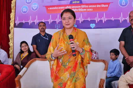 Union Minister Jyotiraditya Scindia’s wife inspects health camp in MP’s Shivpuri
