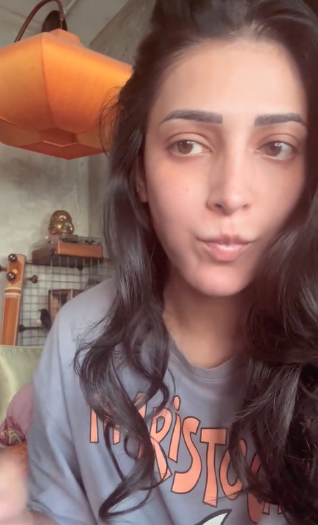 Shruti Haasan tries a fun snack recipe on her day off