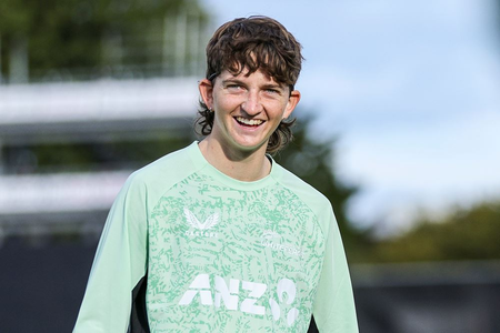 NZ hand maiden call up to Knight for South Africa WODIs