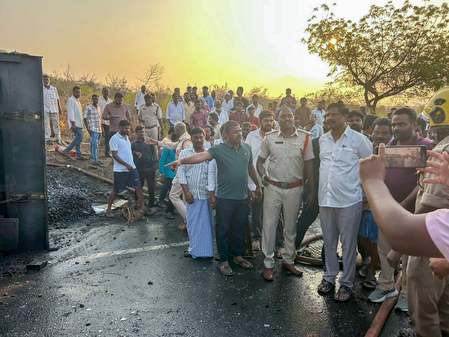 10 killed in MP bus mishap: Team of doctors from Jabalpur Medical College reaches Chhindwara district hospital