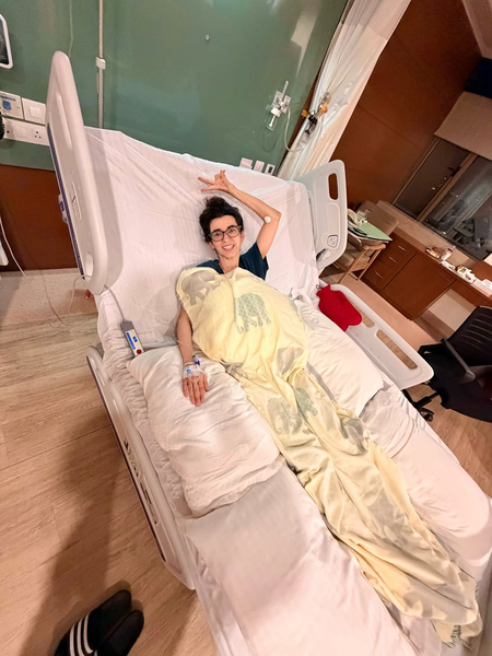 Hrithik Roshan keeps Saba Azad’s spirits up as she gets hospitalized from parasitic infection