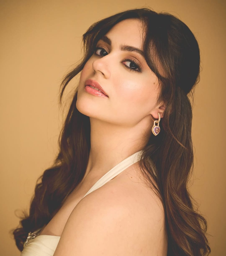 Aneet Padda’s sister slammed by netizens over ‘propaganda’ remark on Dhurandhar 2, Priyanka Chopra