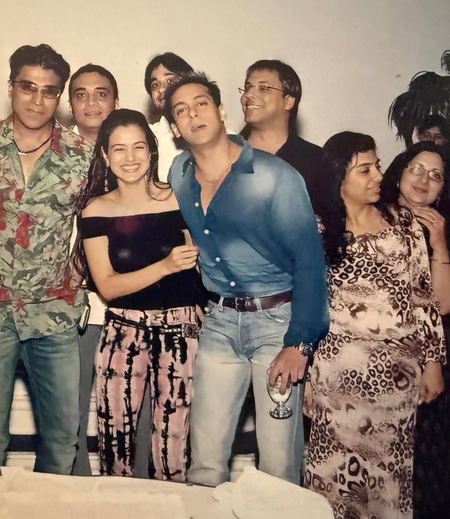 Ameesha Patel drops a throwback pic from her birthday celebration with Salman Khan