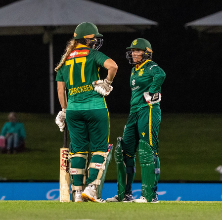 Debutante Reyneke hits last-ball six to seal thrilling ODI win for SA over NZ