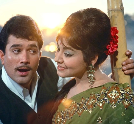 Farida Jalal brings back Rajesh Khanna-era nostalgia, recreates iconic ‘Aradhana’ song after 57 years