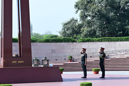 Lt Gen PP Singh steps down as Vice Chief of Army Staff, lays wreath at National War Memorial