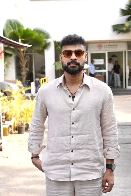 Tovino Thomas on braving the middle-east conflict and releasing ‘Pallichattambi’: We don’t know when this war will end! (IANS Exclusive)