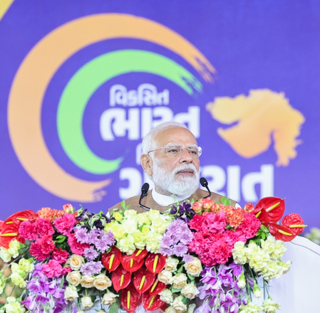 Congress acts like ‘political vultures’ while nation handles crises: PM Modi