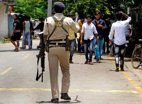 Bengal polls: Video of firebrand police officer goes viral in South 24 Parganas​