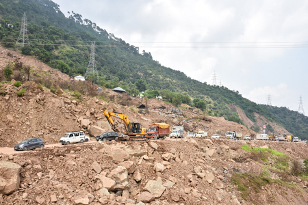Massive landslide in J&K’s Ramban district again blocks Srinagar-Jammu NH-44 (Ld)