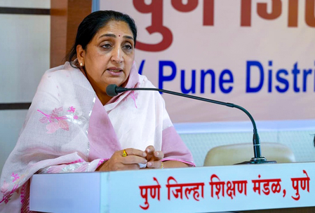 Baramati bypoll: Cong nominee sets FIR condition for withdrawal of nomination against Sunetra Pawar