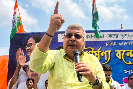 Bengal polls: BJP files petition with ECI against Trinamool MP for MCC breach