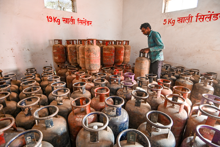 Delivering around 28 lakh LPG cylinders daily, no shortage: Indian Oil Corporation